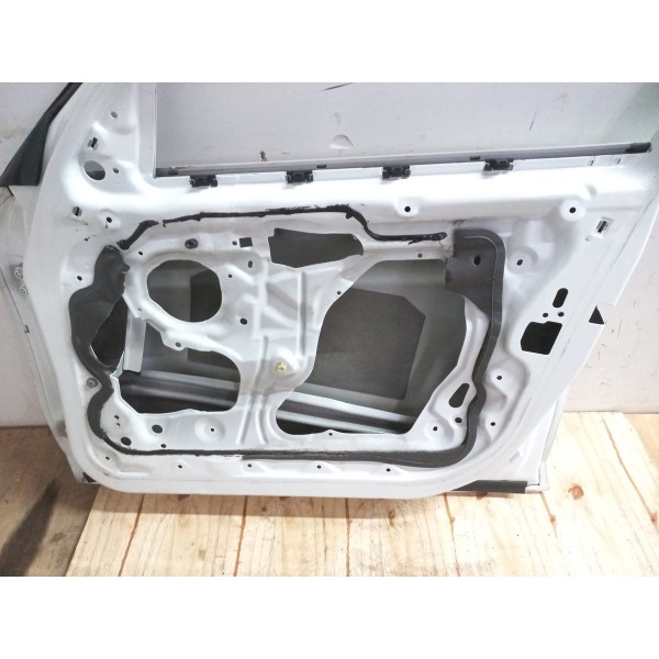 Porta Dianteira Direita Bmw 118 120 130i Sport 2010 A 2015