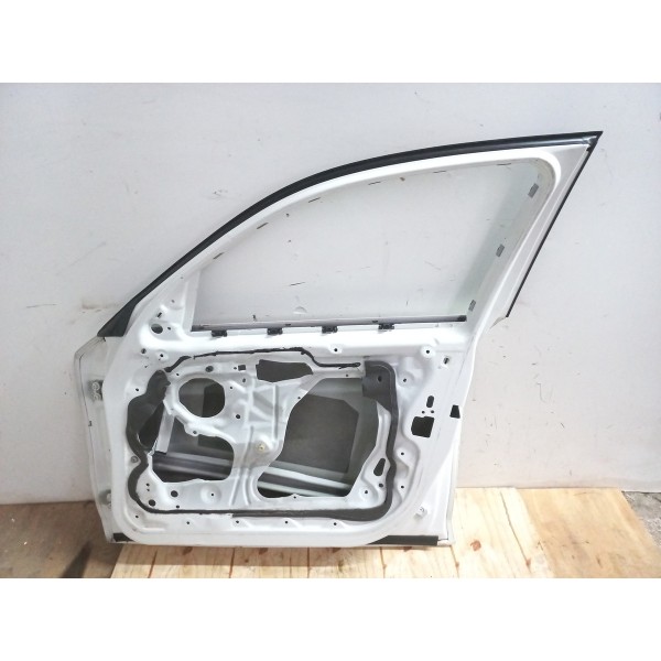 Porta Dianteira Direita Bmw 118 120 130i Sport 2010 A 2015