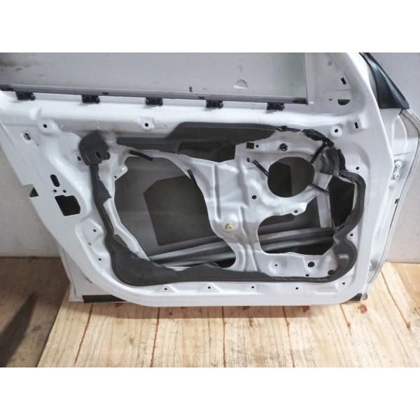 Porta Dianteira Esquerda Bmw 118 120 130i Sport 2010 A 2015